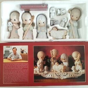Precious Moments Enesco 1986 “The Nativity” Set